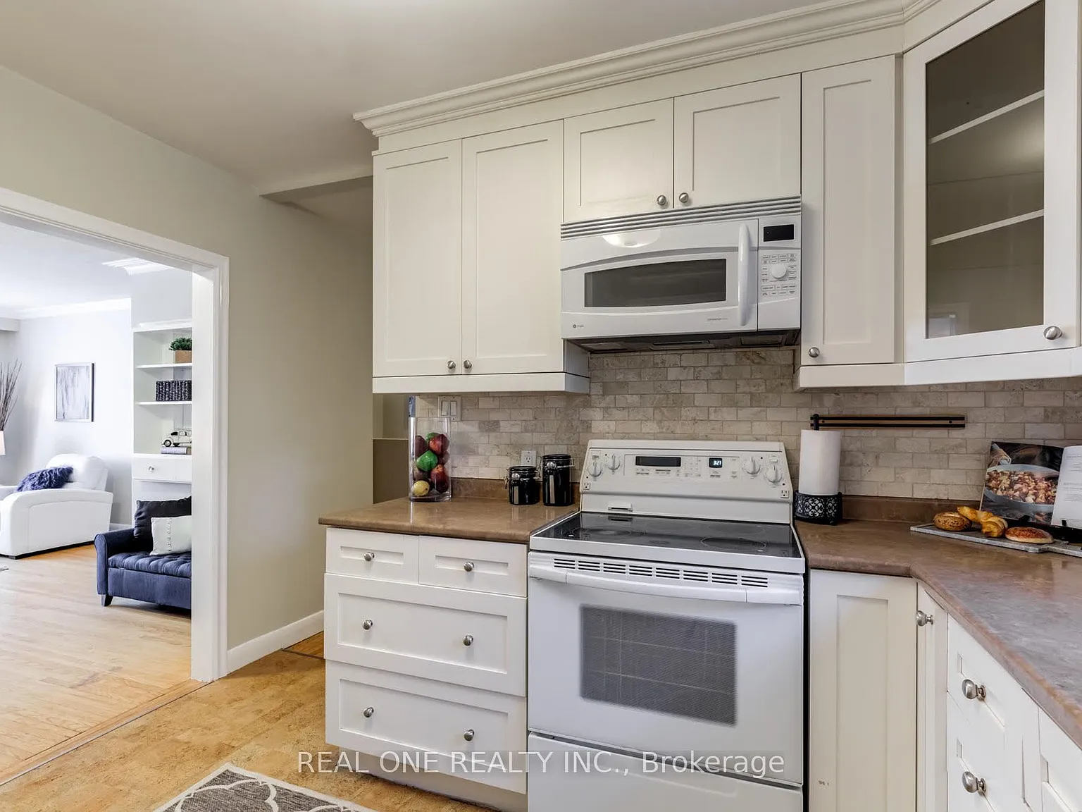 5 bed, $3,800 — Photo 4