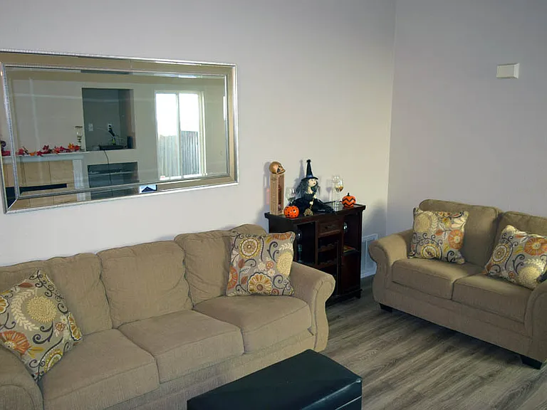 740 Crossridge Ct — Photo 5