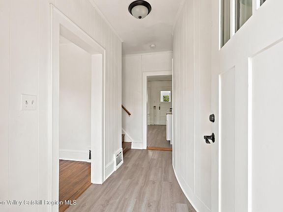 4th image of 407 Albany Avenue