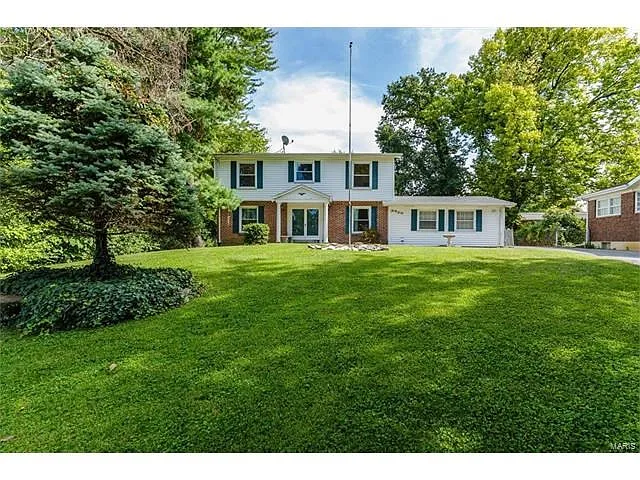 3040 Mockingbird Dr photo 1