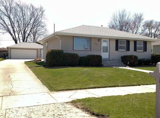 2331 W Lindenwood Ave, Oak Creek, WI 53154