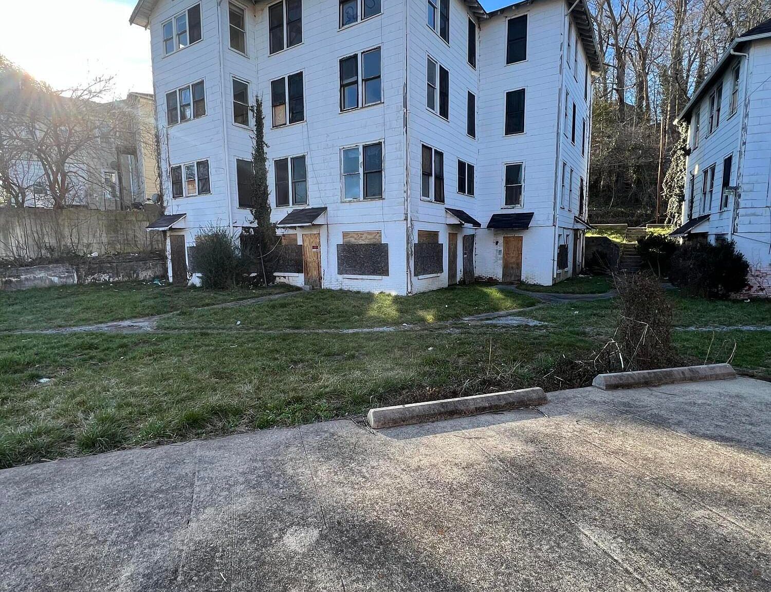 103105 Edgewood Rd, Middlesboro, KY 40965 Zillow