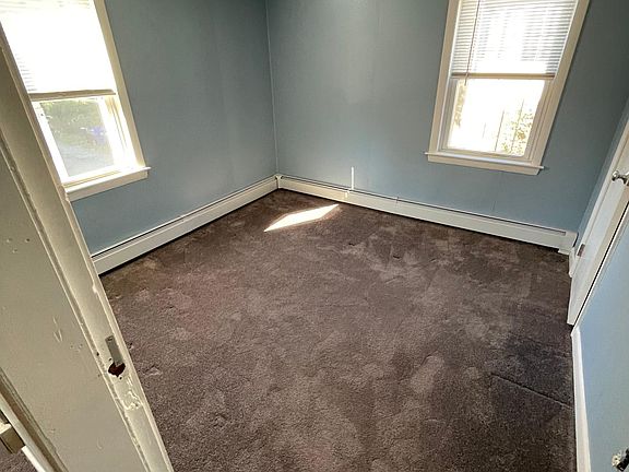 Bed room 2 is 11 x 10 ft