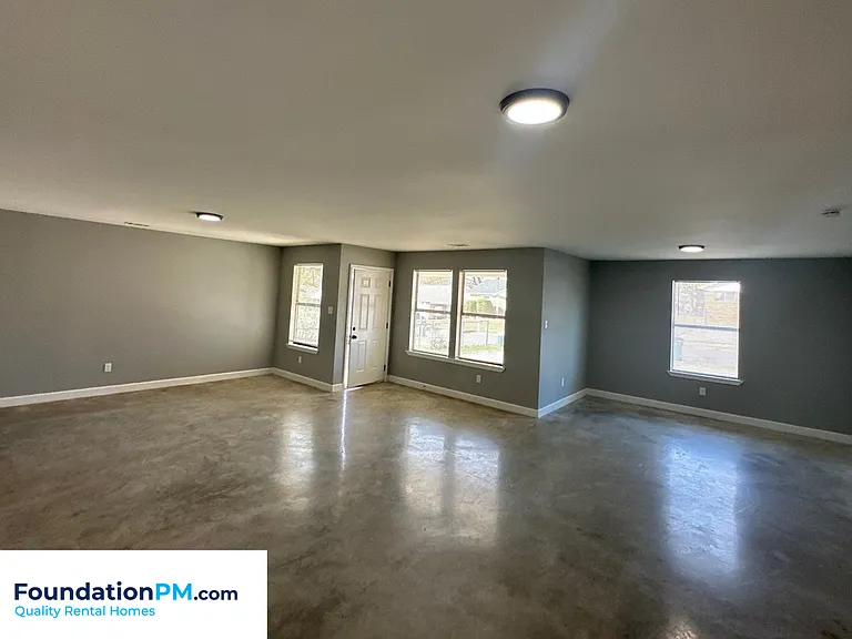 555 Monteagle Dr — Photo 7