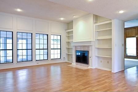 3rd image of 2701 Oak Point Dr