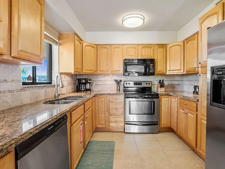 4850 NE 25th Ave W #WEST — Photo 39