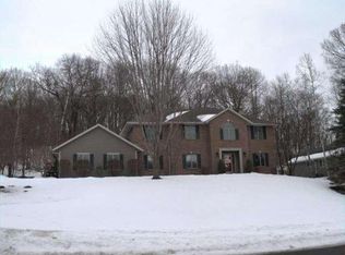 420 E Larkspur Ln, Onalaska, WI 54650
