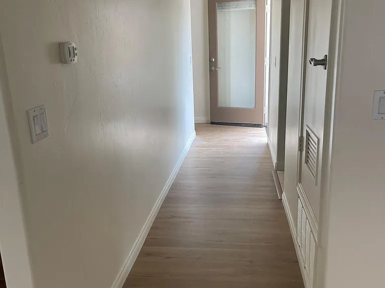 3953 Riviera Dr — Photo 20