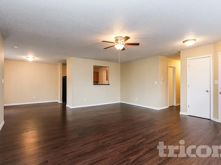 10549 Kensil St — Photo 4