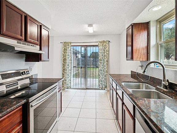 5th image of 5007 Toulon St