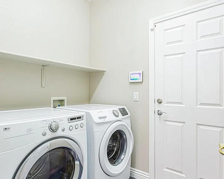 8018 Retriever Ave — Photo 16