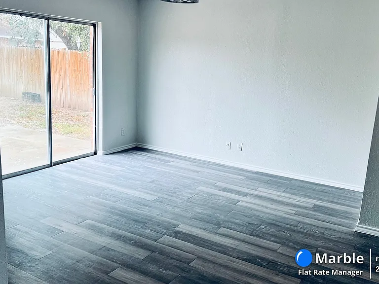 2705 N 27th St — Photo 17