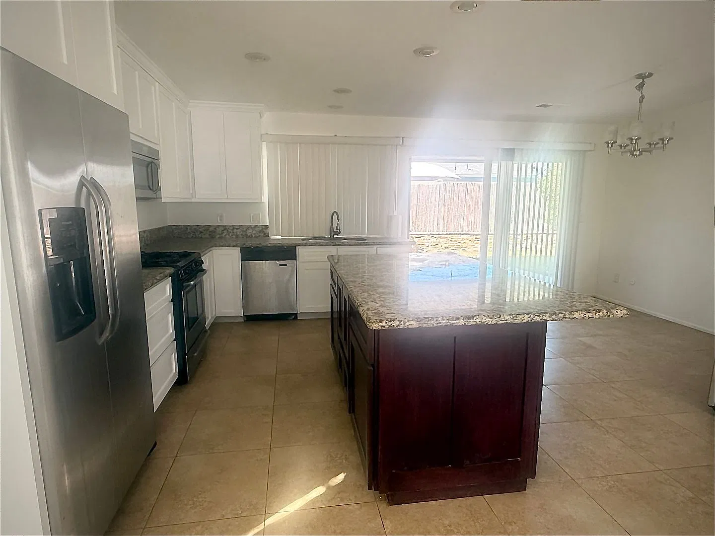 Awesome 3 Bedroom 2 Bath House — Photo 4