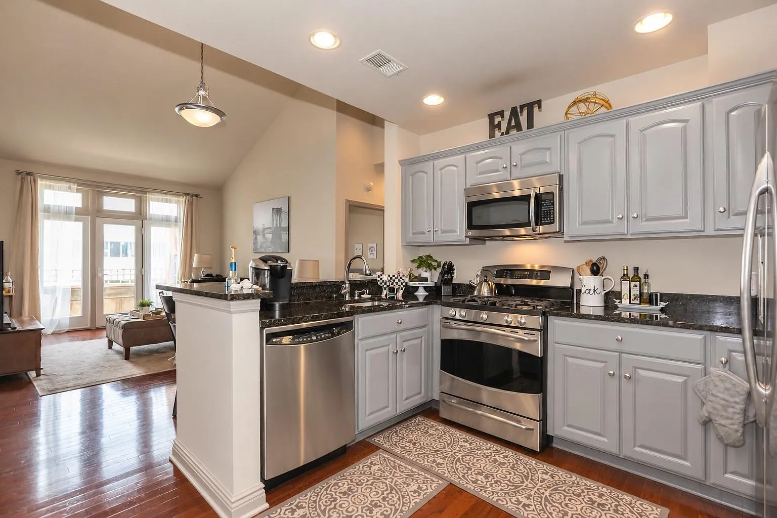 3 bed, 3.0 bath, $4,200 — Photo 1