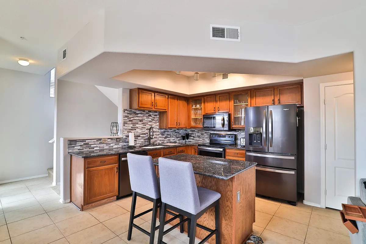 Building Photo - 240 W Juniper Ave #1014