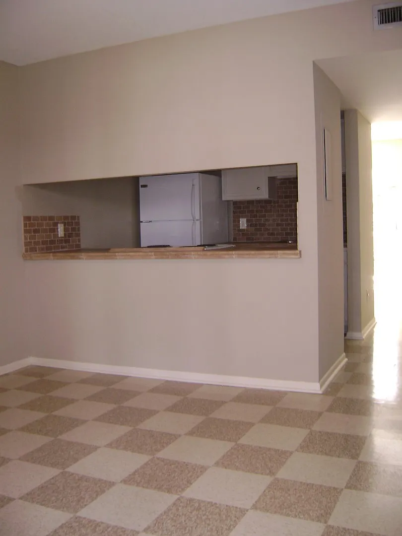 Building Photo - 908 Lamar St