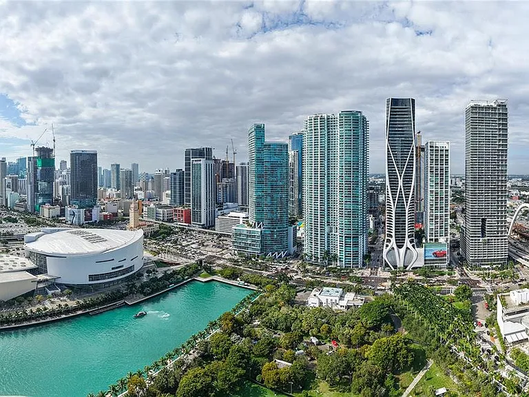 900 Biscayne Blvd #909 — Photo 1