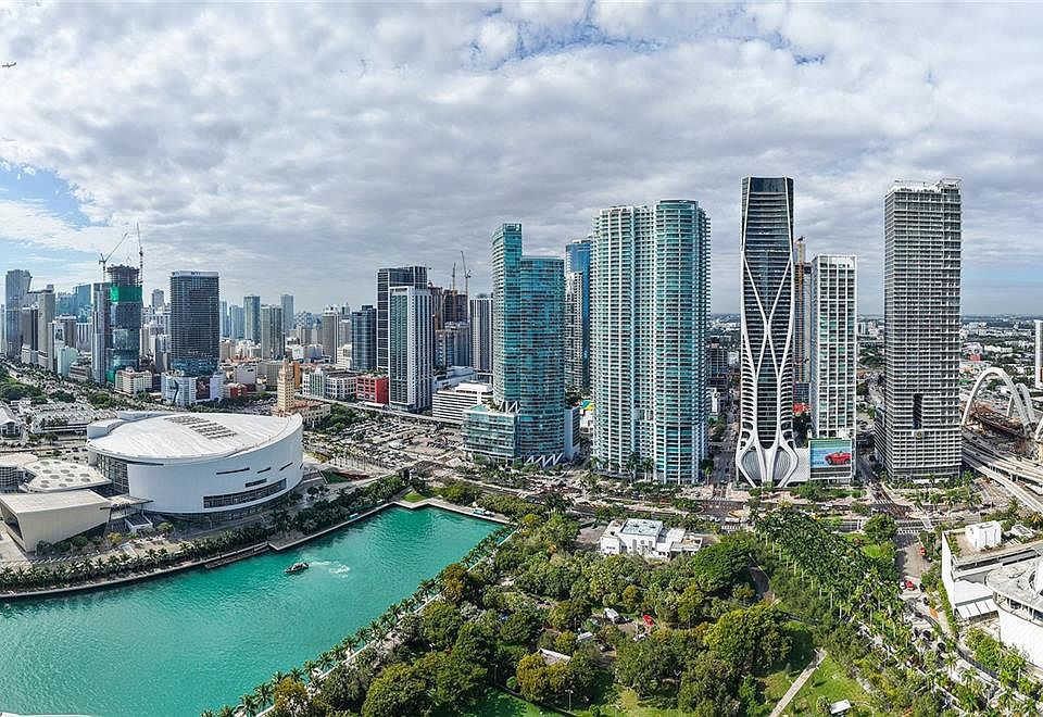 1st image of 900 Biscayne Blvd APT 909