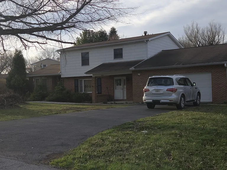 2139 Woodcrest Dr — Photo 10
