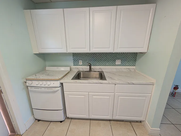 1403 Seaway Dr #B — Photo 3