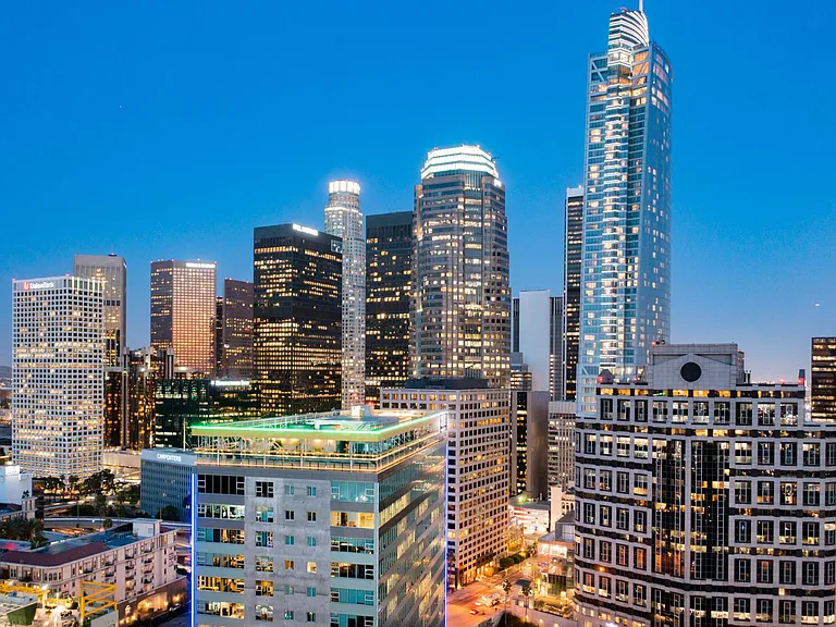 TENTEN Wilshire — Photo 43