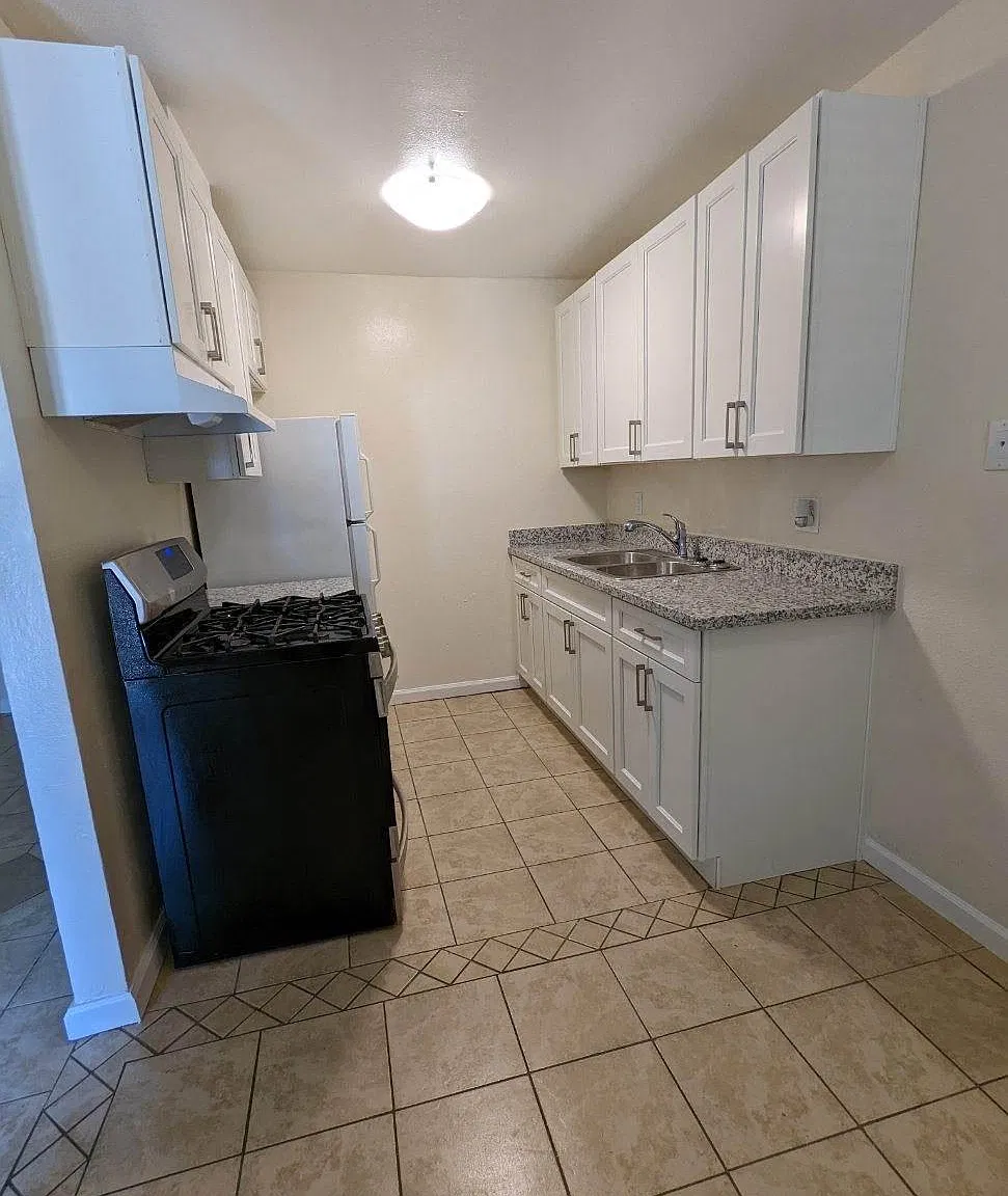 2 bed, 775 sqft, $1,585 — Photo 4