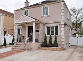 7631 173rd St, Fresh Meadows, NY 11366