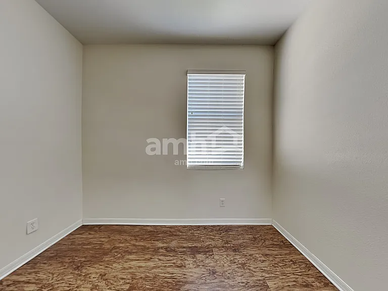 8638 Sandy Plains Dr — Photo 14