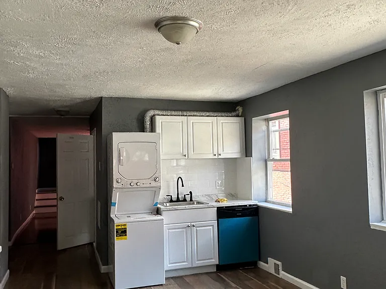 911-912 Main St #2 — Photo 5