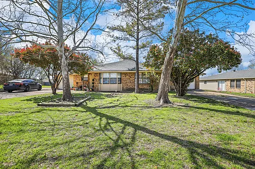135 Prairie Creek Cir Photo 1