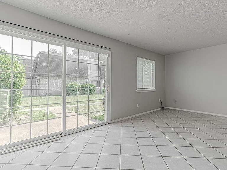 1402 Bill Carrol Dr — Photo 12