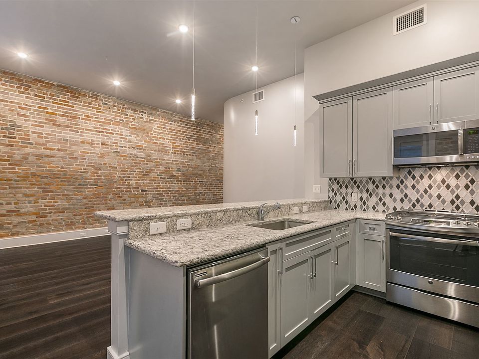 Refinery 711 S. Peters New Orleans Apartment For Rent Unit 2