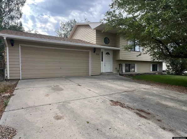 913 Eisenhower Dr, Rock Springs, WY 82901