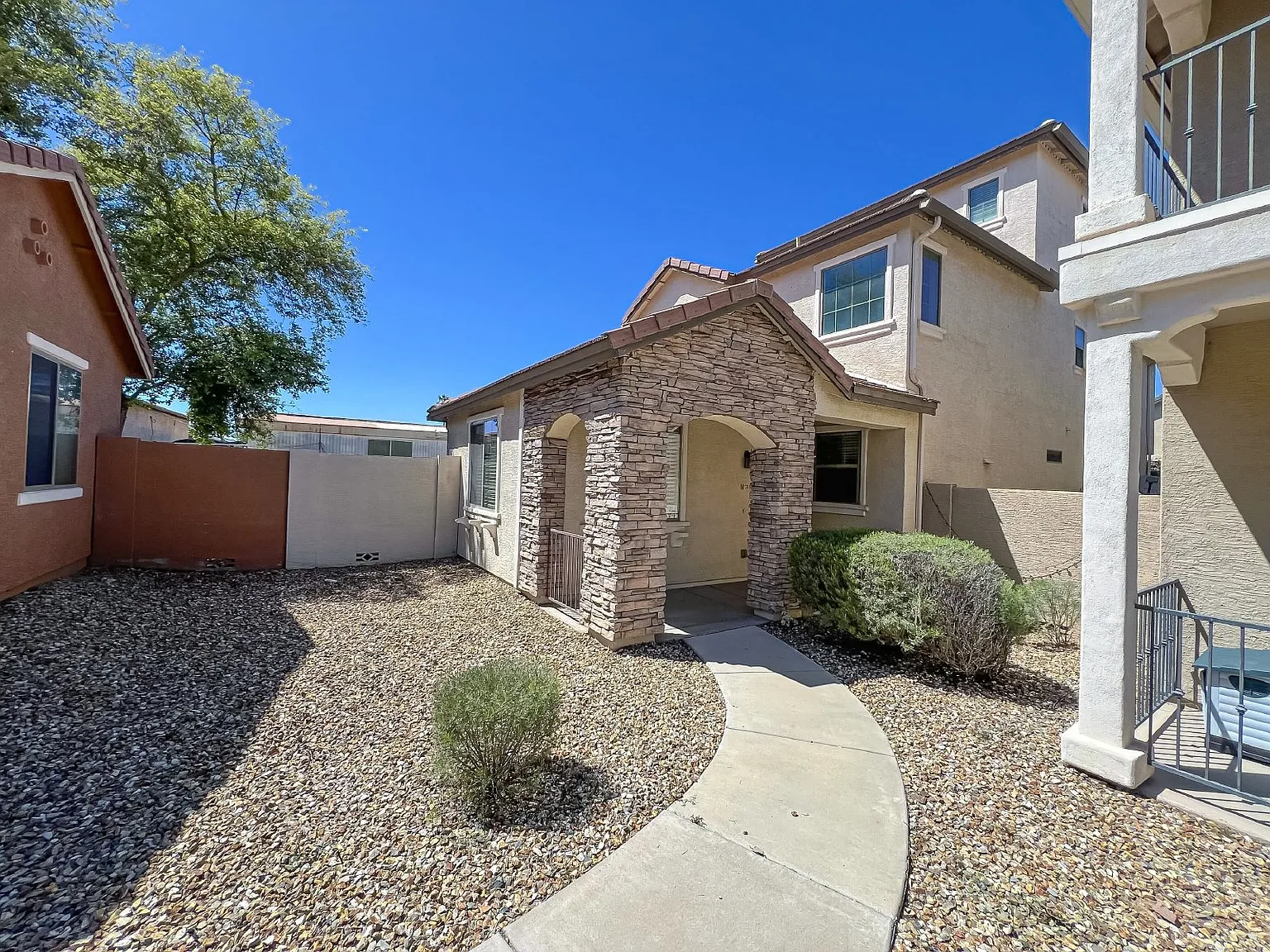 3 bed, 2.5 bath, 2109 sqft, $2,200 — Photo 1