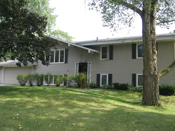 1282 Vildmark Dr, Eagan, MN 55123