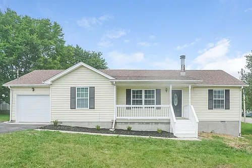 581 Woodcrest Dr Photo 1