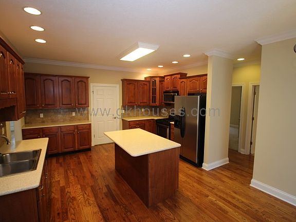 4th image of 8692 Sunridge Dr