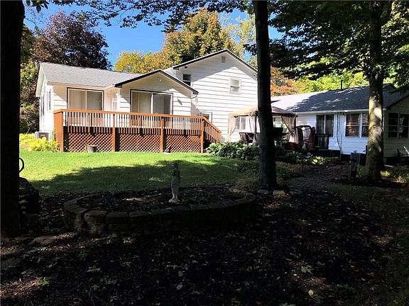 2nd image of 8 Charleswood Dr