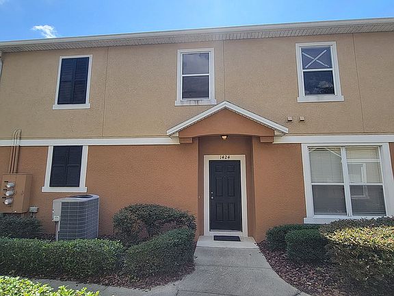 4th image of 1424 Broken Oak Dr