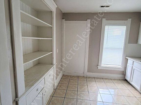 4th image of 418 Greenwood Ave APT 4