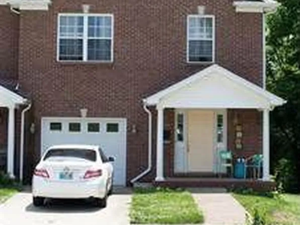 122 W Green St, Versailles, KY 40383