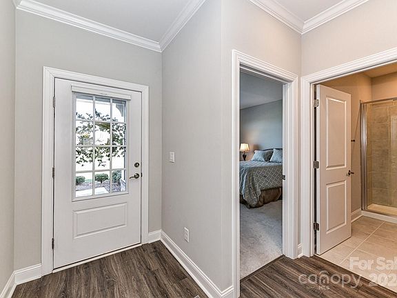 4th image of 624 Poplar View Dr NW