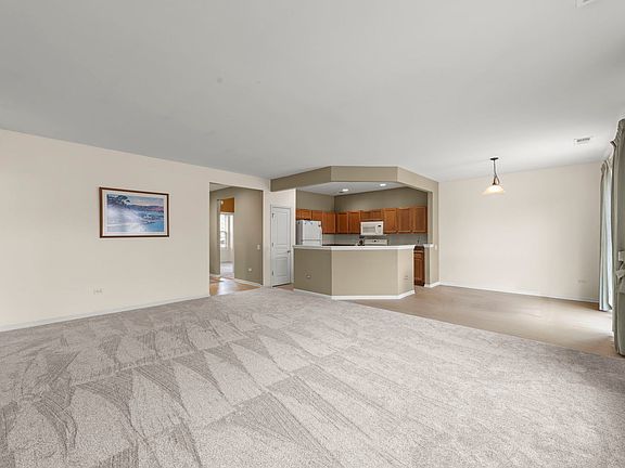3rd image of 1528 Countryside Dr