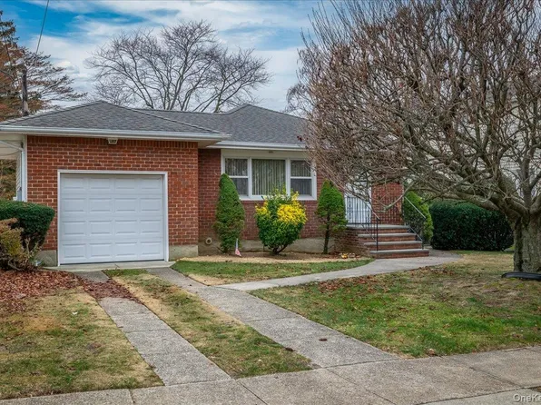 41 Meade Avenue, Bethpage, NY 11714