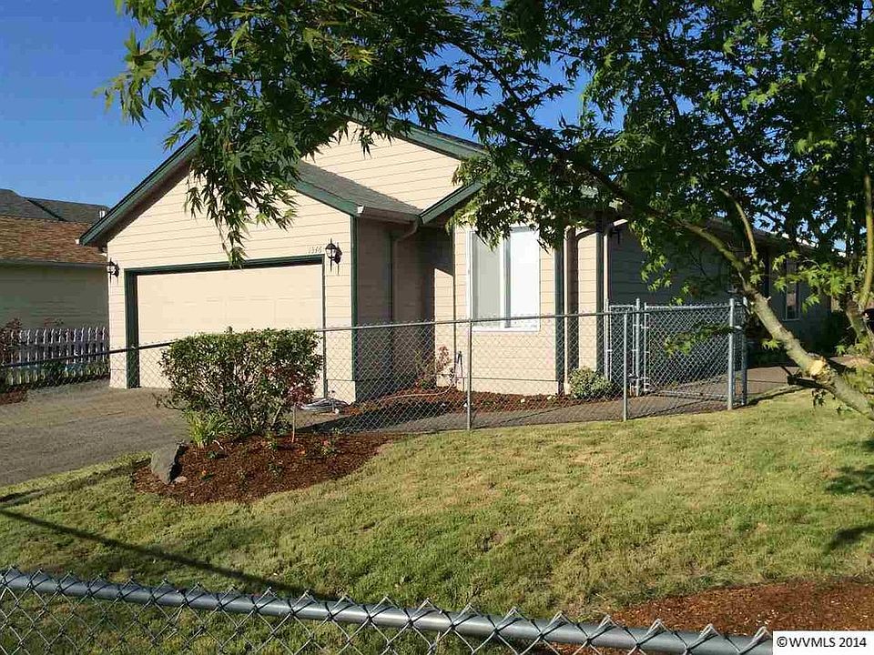 2nd image of 1346 Bluegrass St SE