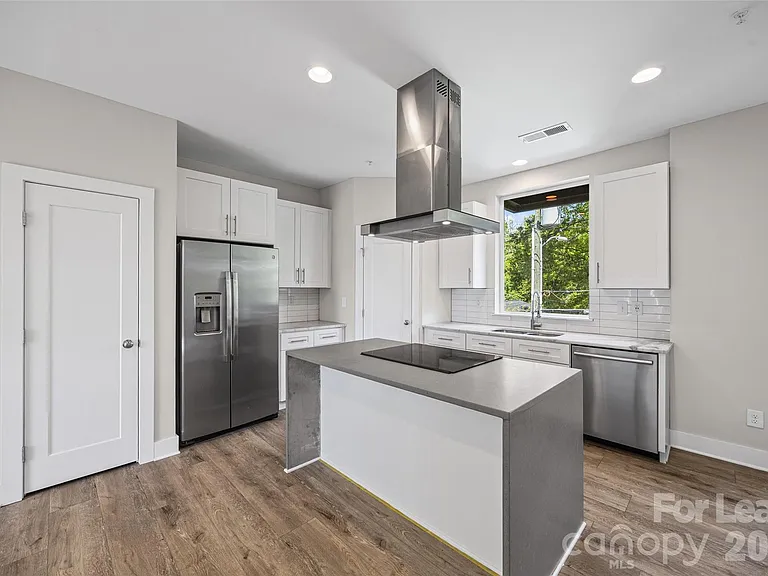 840 E 18th St #B — Photo 9