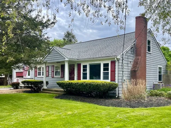 205 Woodlawn Cir, Marshfield, MA 02050