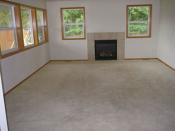 4th image of 1918 Bartl Dr