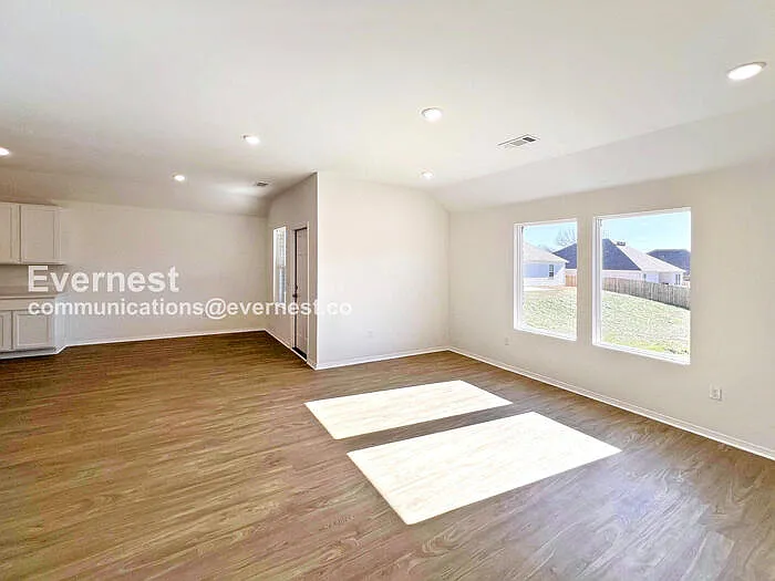 1607 Ridgefield Cir — Photo 9