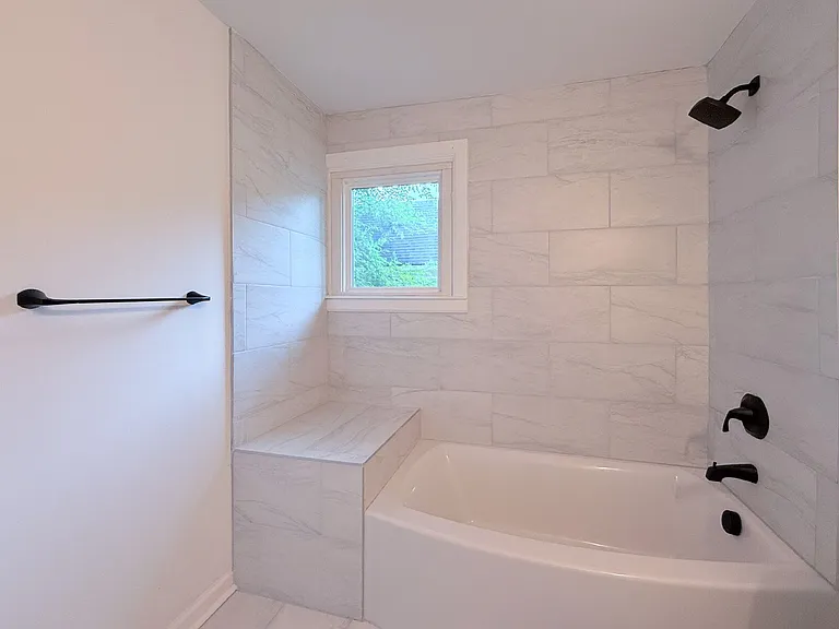 114 N Guthrie Ave — Photo 24